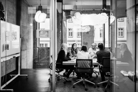 Startup : séduire un commercial avec peu de budget salarial